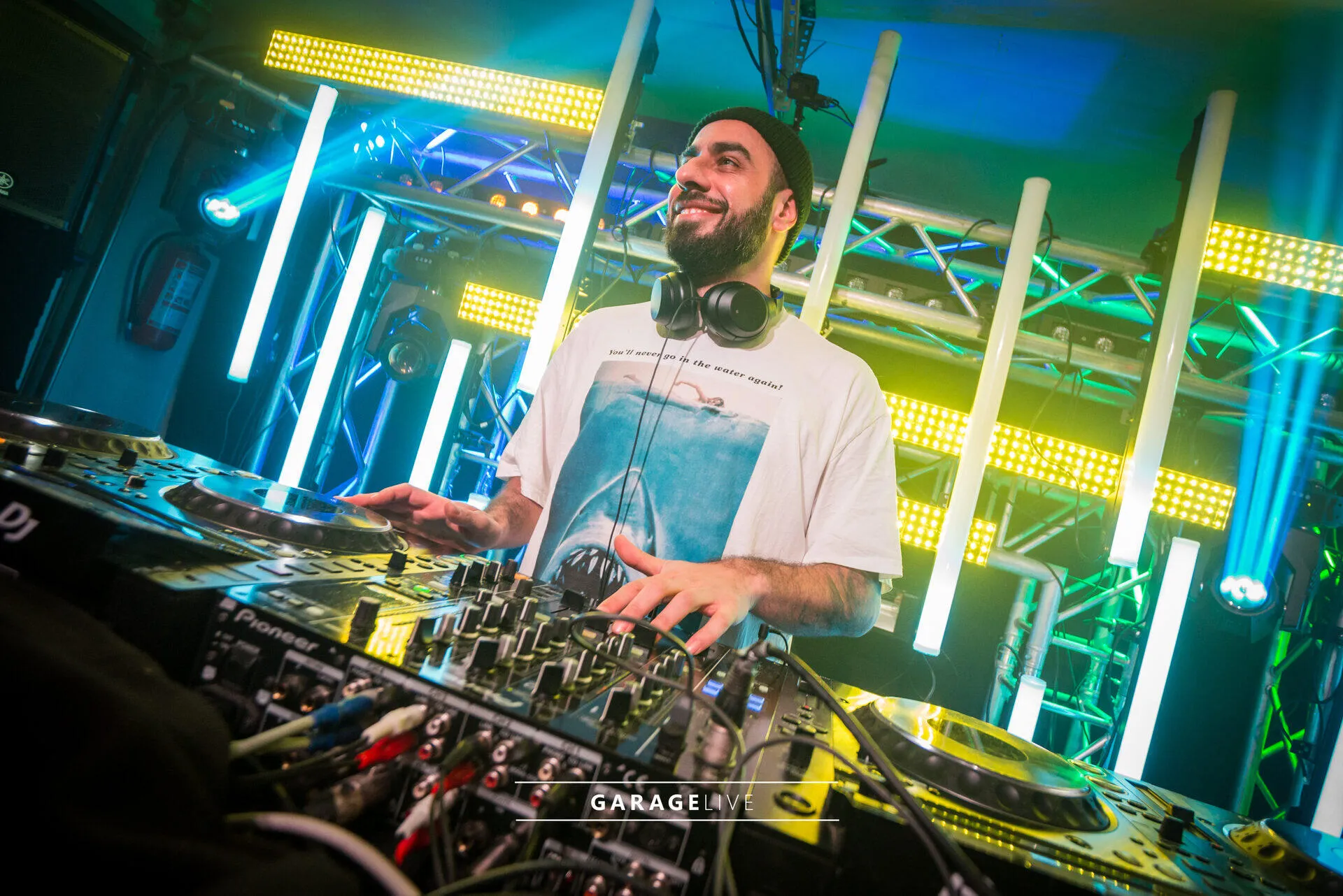 DJ SNABU soittamassa tapahtumassa